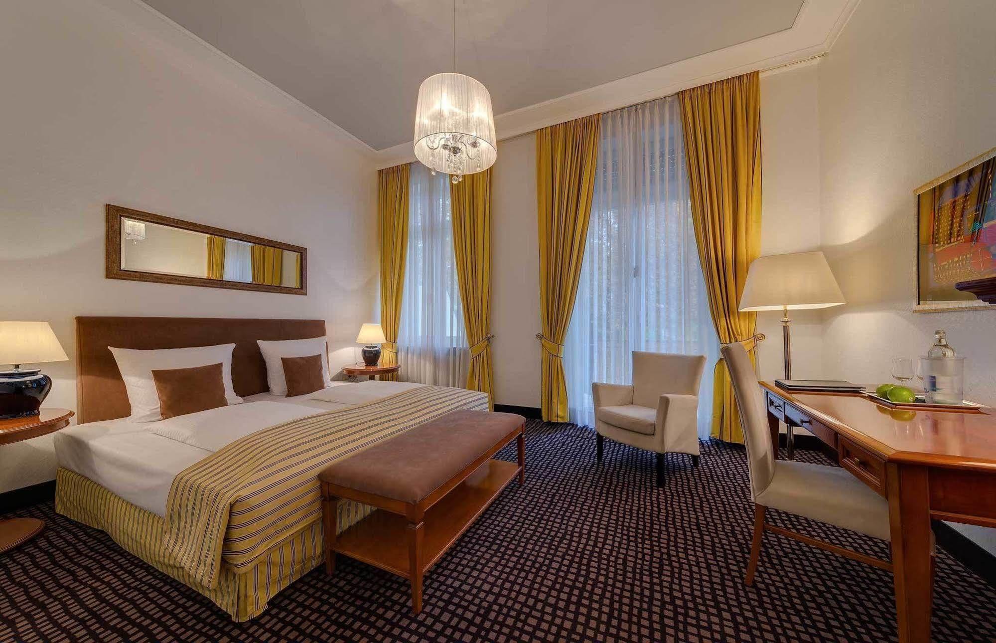 Am Sophienpark 4*